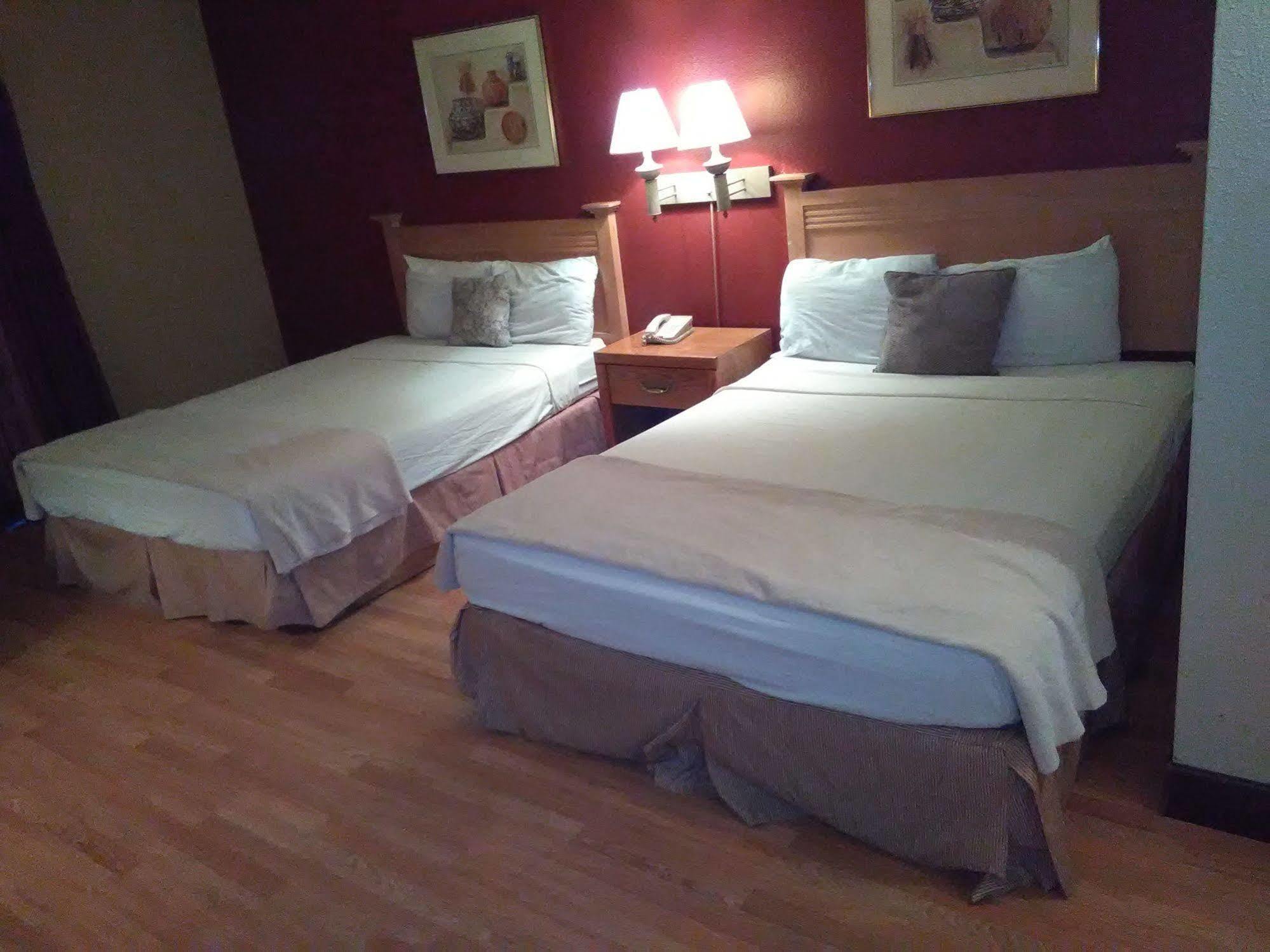 Fortuna Inn And Suites Тусон Екстериор снимка