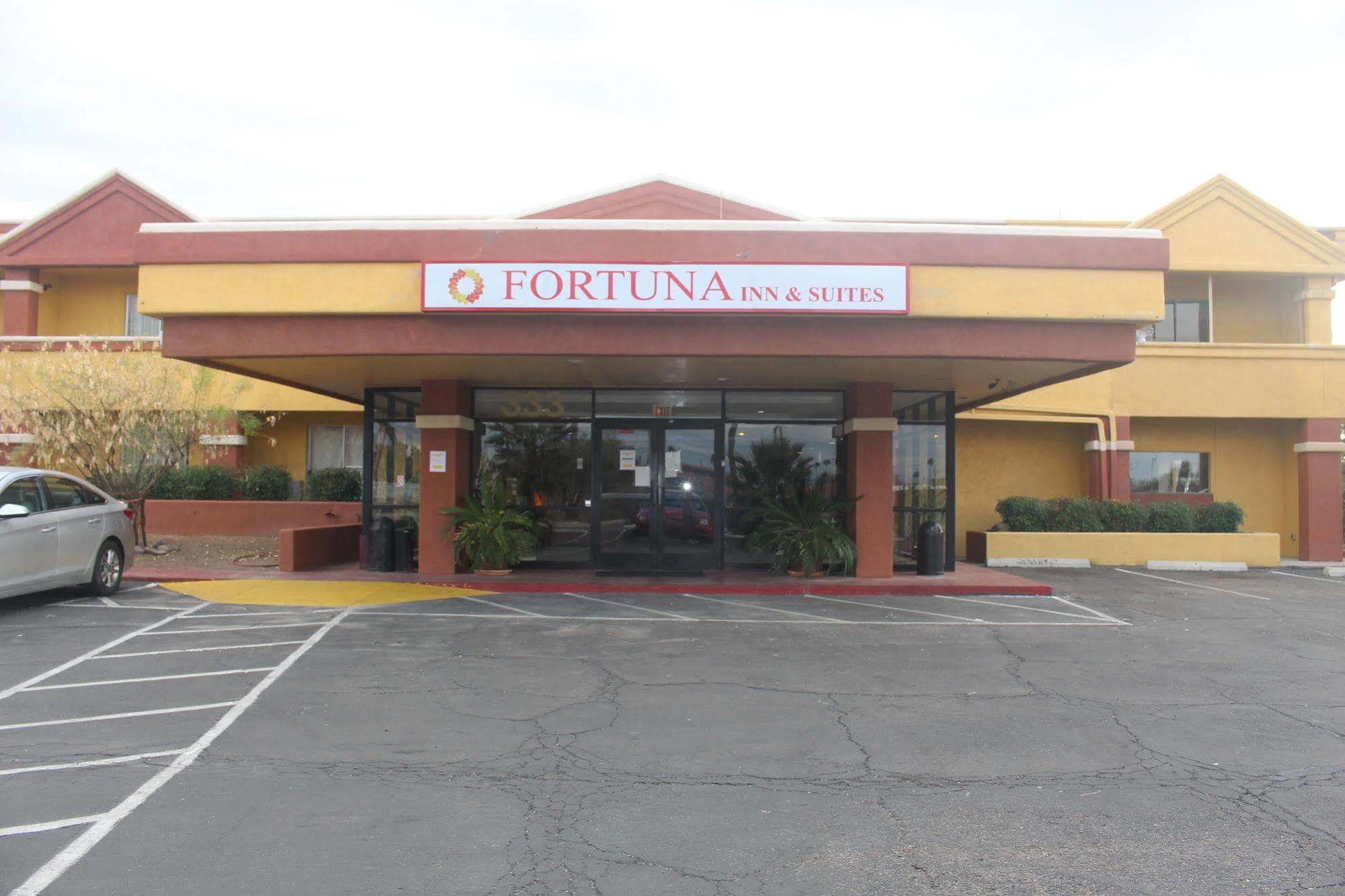 Fortuna Inn And Suites Тусон Екстериор снимка