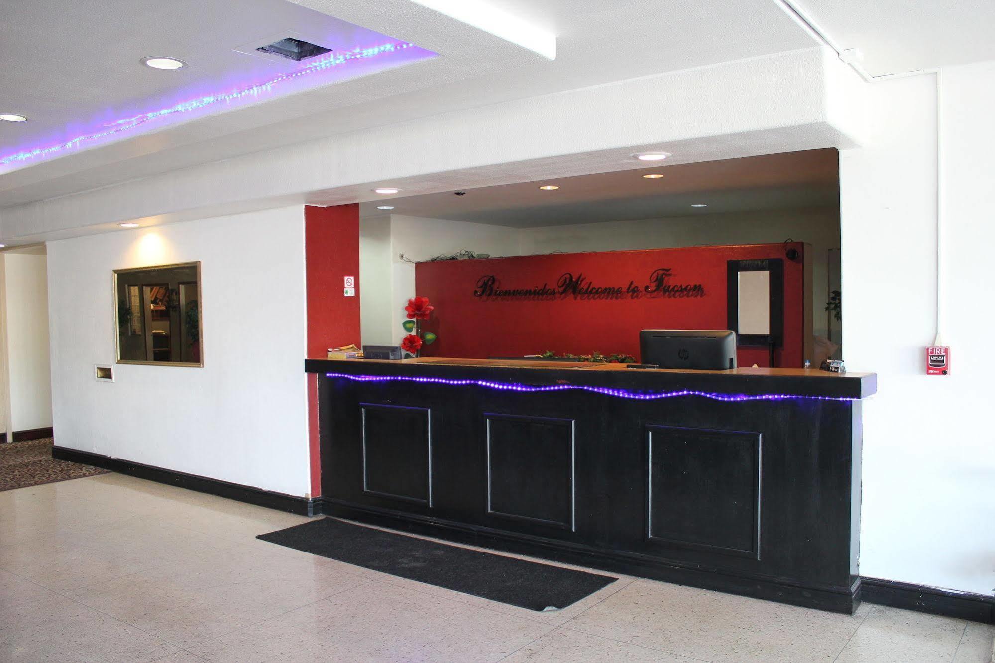 Fortuna Inn And Suites Тусон Екстериор снимка