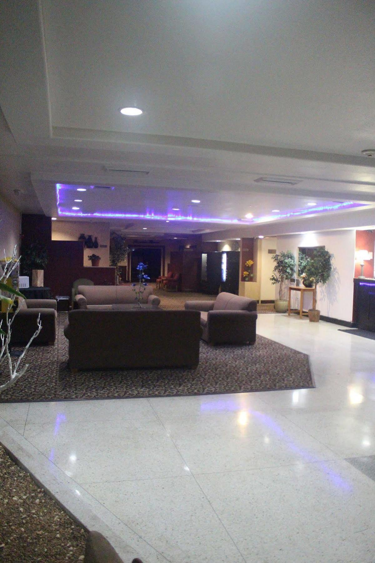 Fortuna Inn And Suites Тусон Екстериор снимка