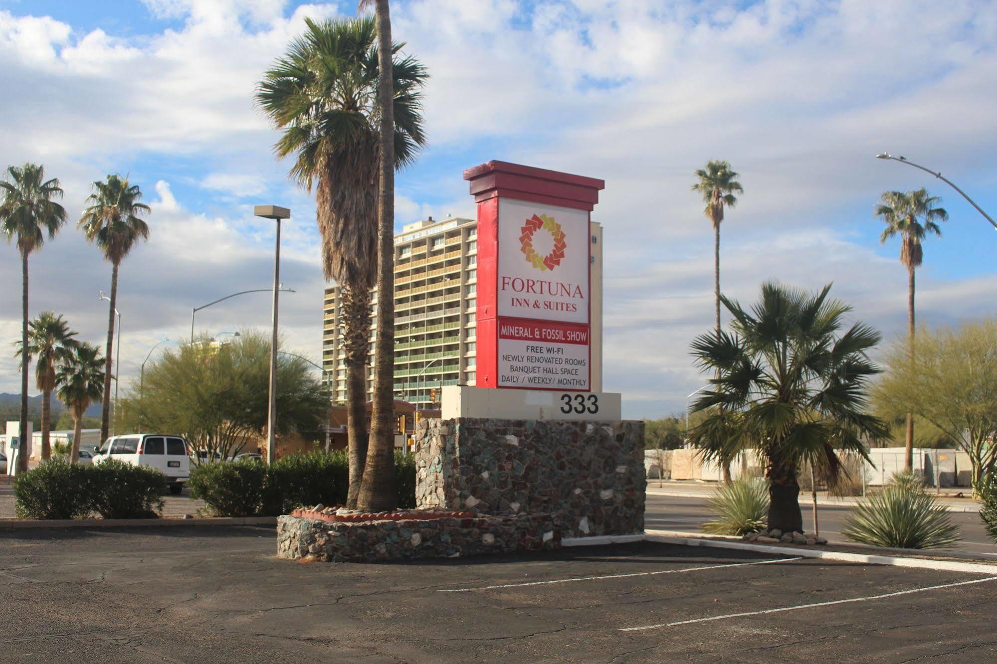Fortuna Inn And Suites Тусон Екстериор снимка